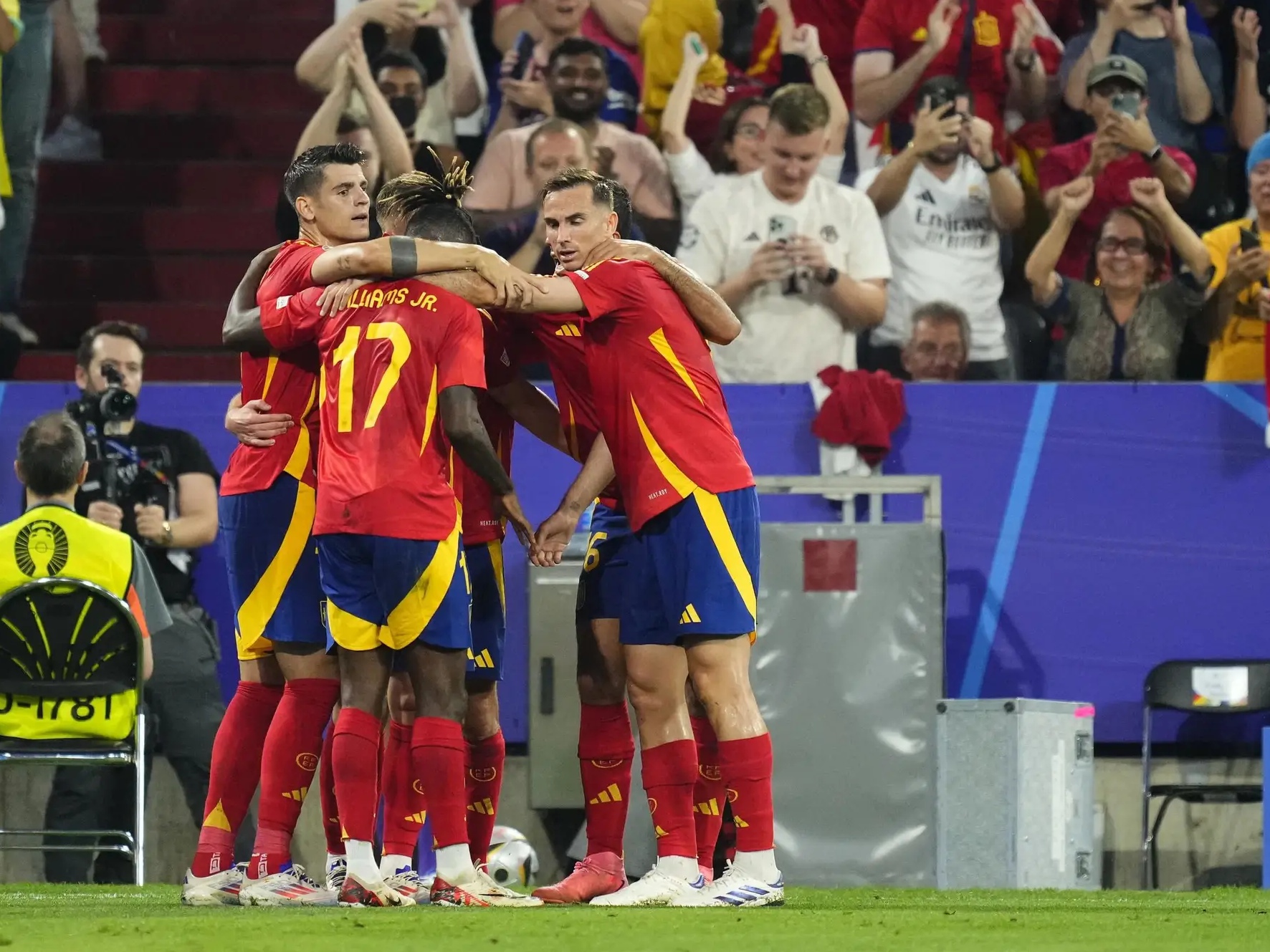 欧洲杯小组赛出人意料,法国队遭遇惊险失利 欧洲杯小组赛出人意料,法国队遭遇惊险失利