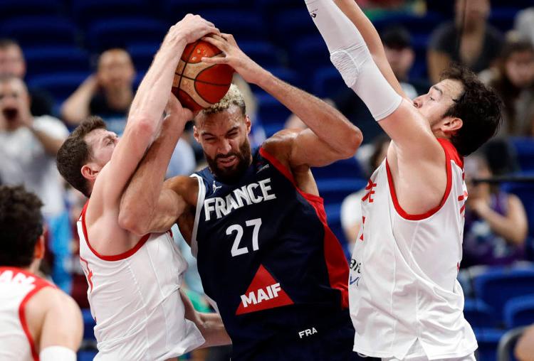 法国队险胜日本队，李梓嘉状态火热