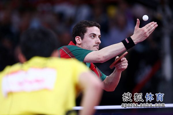 英格兰队碾压葡萄牙队，许昕点燃赛场