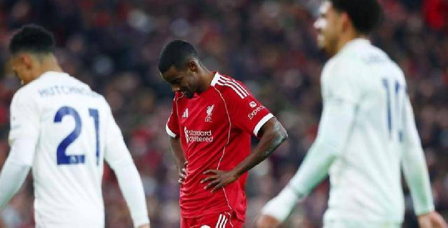 利物浦遭逆转惨败,主帅受到质疑 利物浦遭逆转惨败,主帅受到质疑