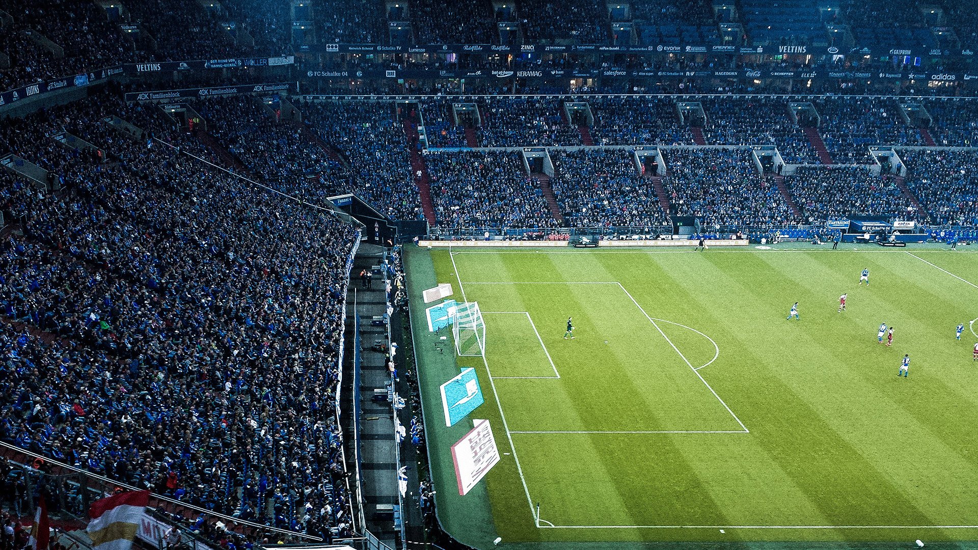 孤军擎旗，绝境翻盘，红牛二队逆袭背后的汉密尔顿式精神图腾